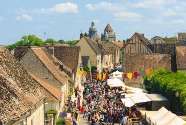Le Gite Entre Val Et Rose Provins Exteriör bild